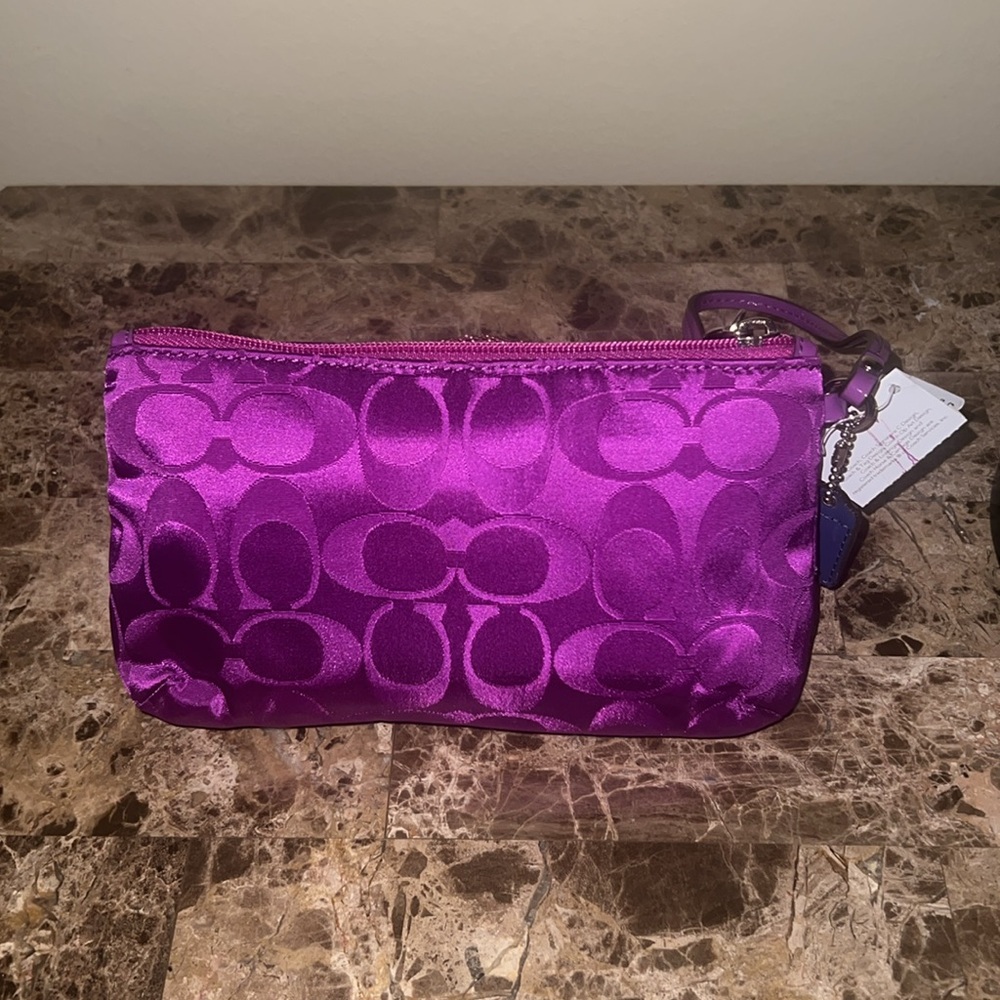 NWT Coach Purple Wristlet Clutch with Signature Monogram - Picture 4 of 7